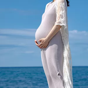 妊娠中のダイビングって危険なの？胎児の影響を詳しく解説のサムネイル
